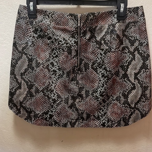 Karina Grimaldi Simone Leather Snake Skirt Size Small - Picture 6 of 9